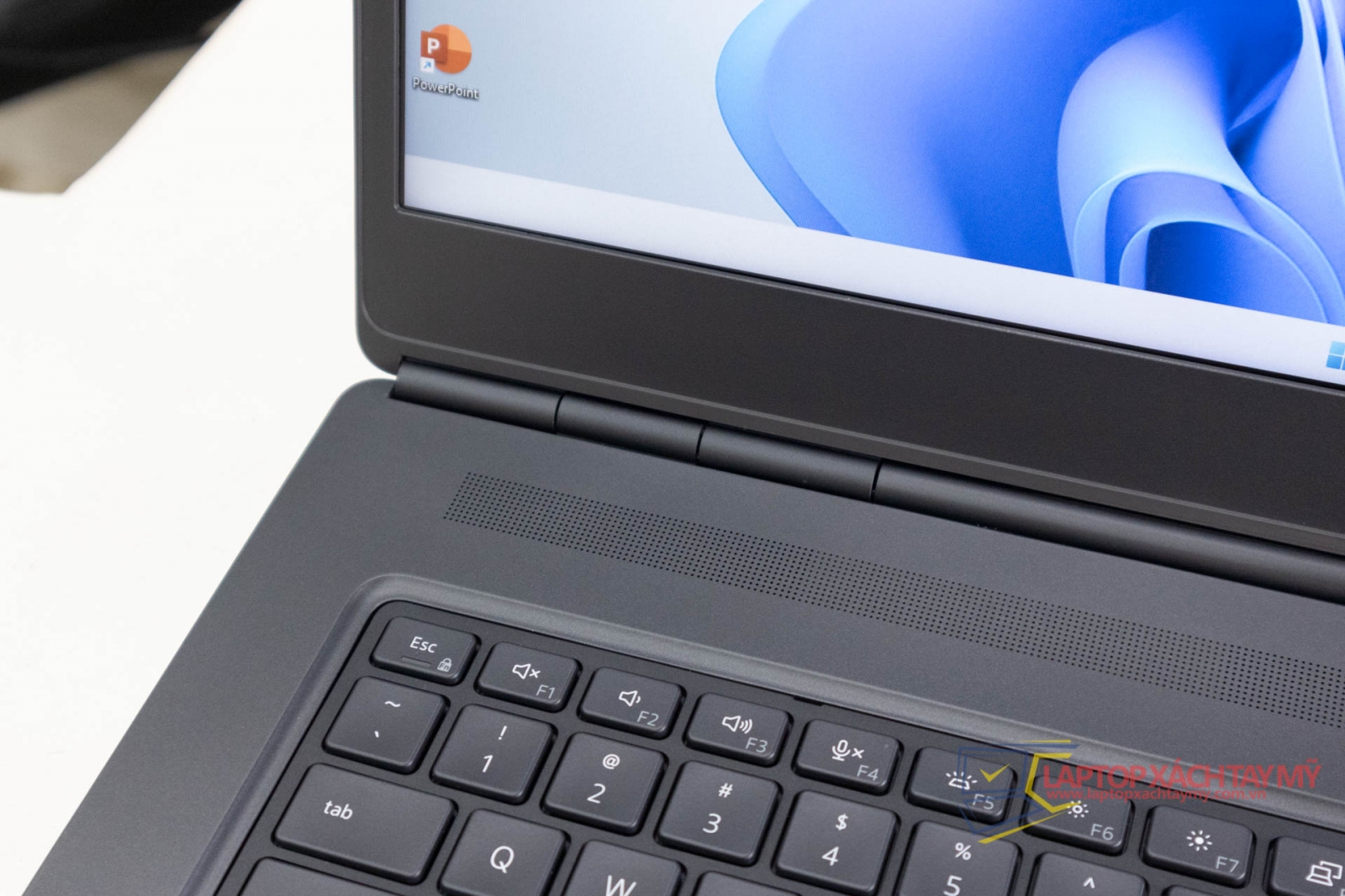 i7 10850H, RAM 32 GB, SSD 512 GB,Nvidia Quadro RTX3000 6GB, 17.3 in