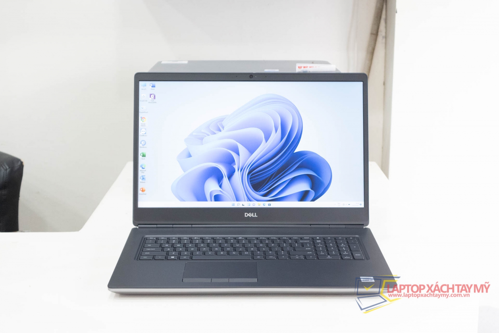 i7 10850H, RAM 32 GB, SSD 512 GB,Nvidia Quadro RTX3000 6GB, 17.3 in