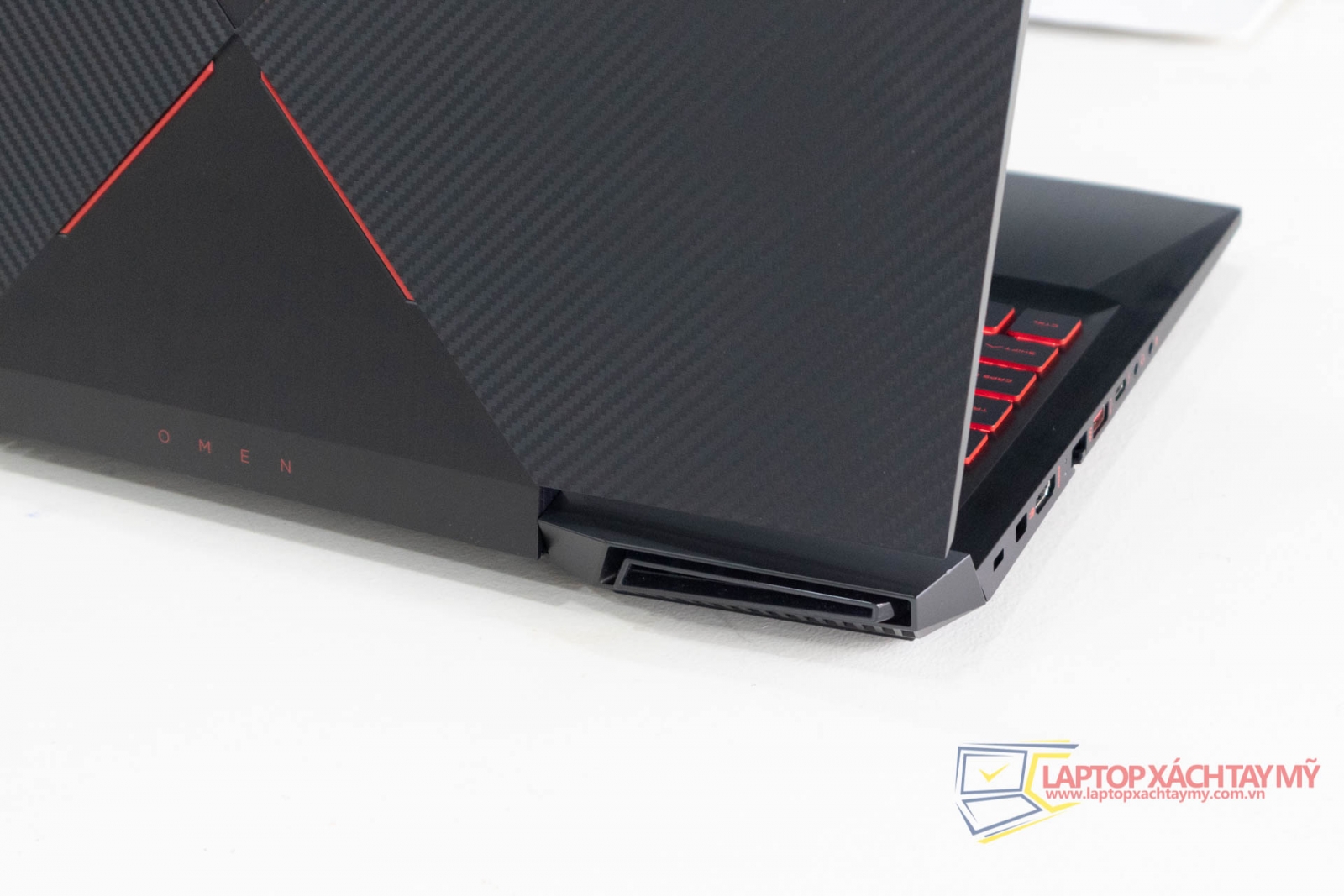 i7 8th 8750H, Ram 16G, SSD 256G, HDD 1TB, GTX 1060 6G