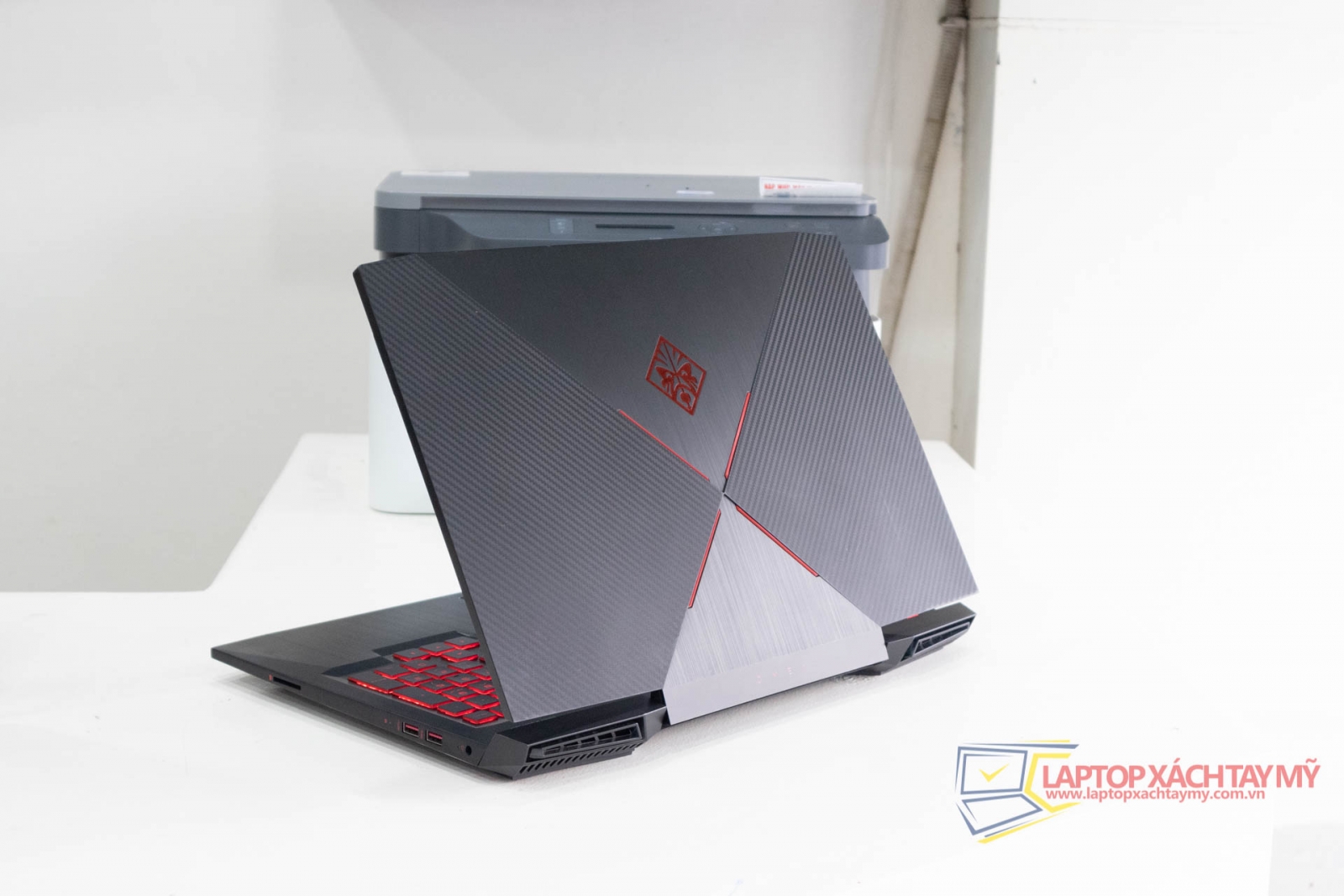 i7 8th 8750H, Ram 16G, SSD 256G, HDD 1TB, GTX 1060 6G