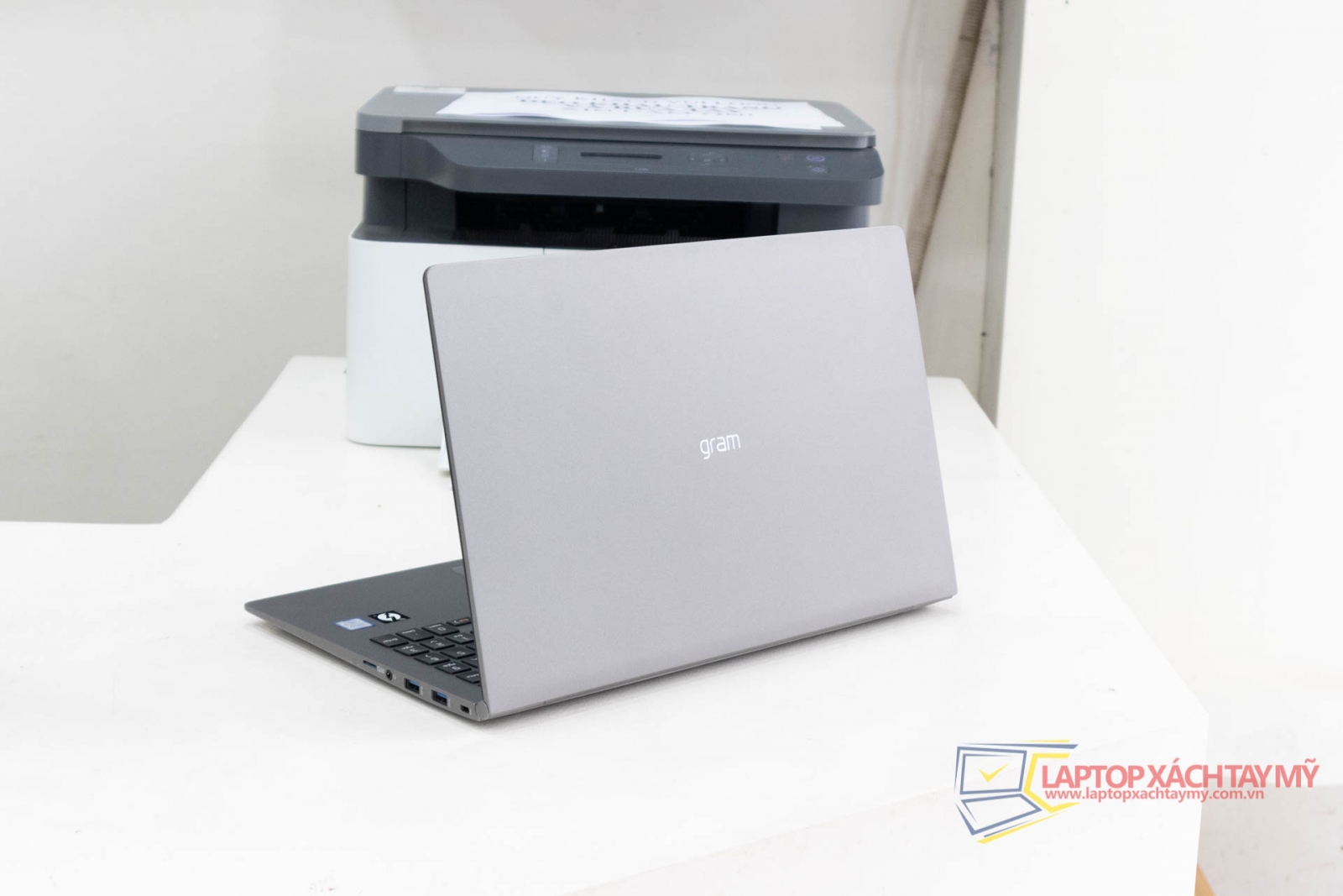 LG Gram 15 - Intel I7 8550U, Ram 16Gb, SSD 256Gb, Màn Hình 15.6 IN