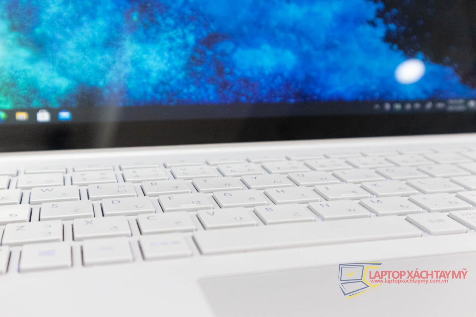 Surface Book 2 13, i7 8650U, Ram 16G, SSD 512, màn hình 13.5